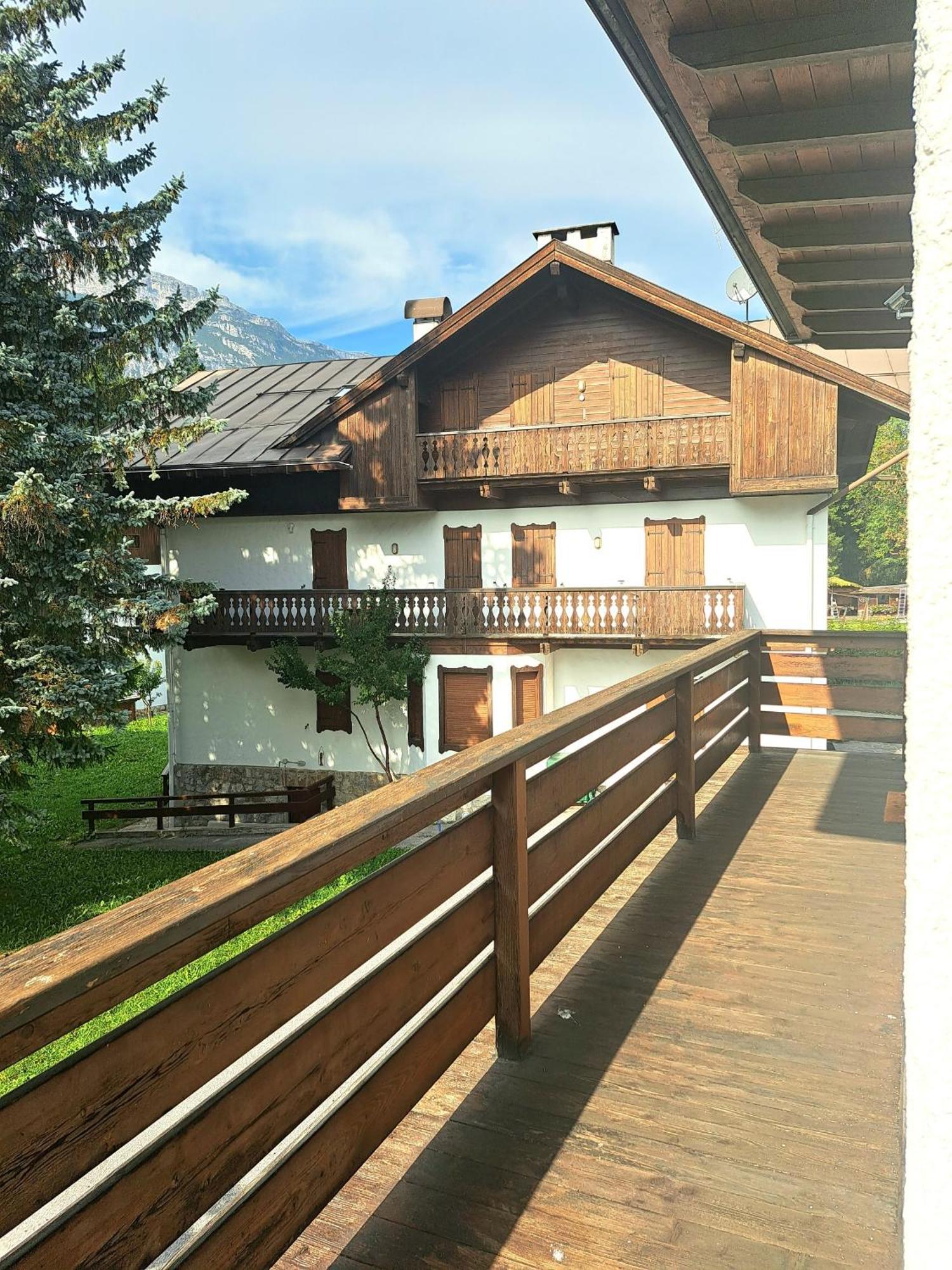Luminoso Ed Accogliente, Centralissimo Appartamento Indipendente Cortina d'Ampezzo Exterior foto